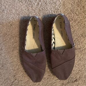 Tom’s brown shoes. Size 8.